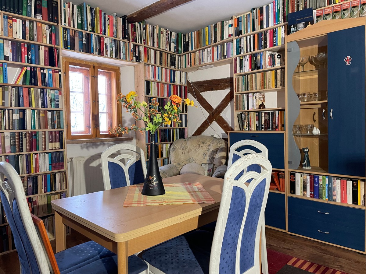Buechernachtung.de Doppelzimmer 1 - Sitzgruppe 1